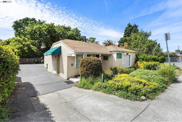 22179 Redwood Rd, Castro Valley, CA 94546