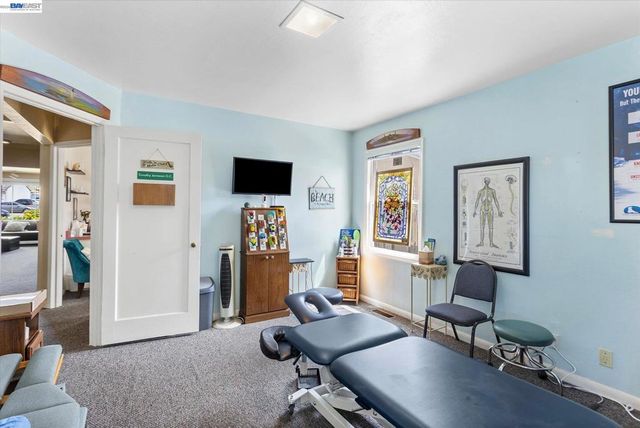 22179 Redwood Rd, Castro Valley, CA 94546