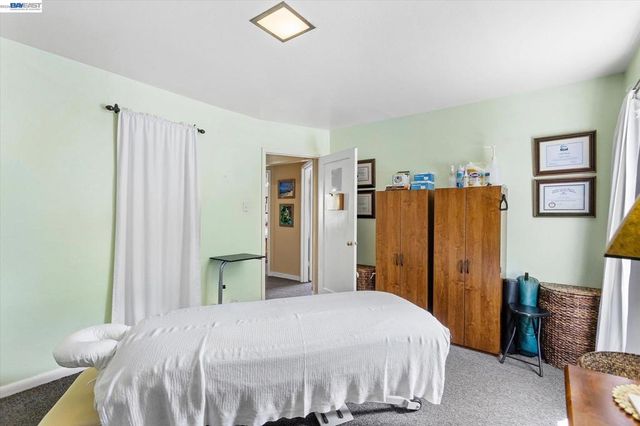 22179 Redwood Rd, Castro Valley, CA 94546