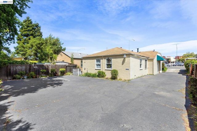 22179 Redwood Rd, Castro Valley, CA 94546