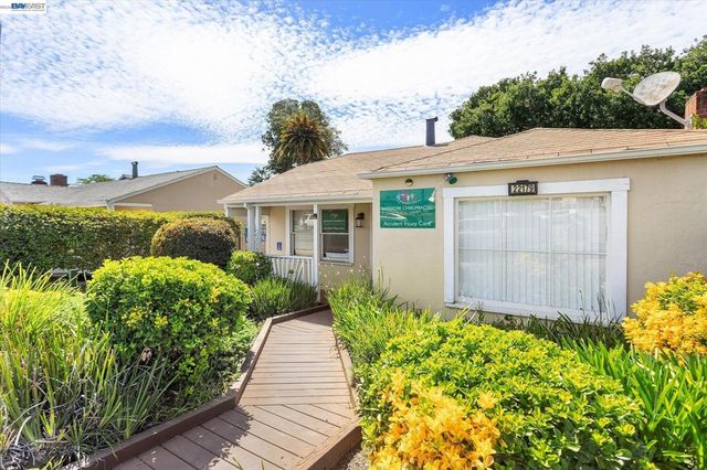 22179 Redwood Rd, Castro Valley, CA 94546