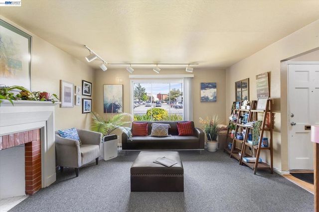 22179 Redwood Rd, Castro Valley, CA 94546
