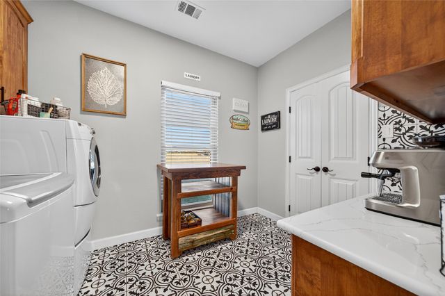 3901 FM 667, Frost, TX 76641