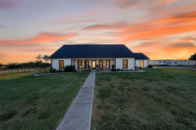 3901 FM 667, Frost, TX 76641