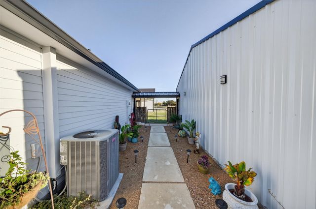 3901 FM 667, Frost, TX 76641