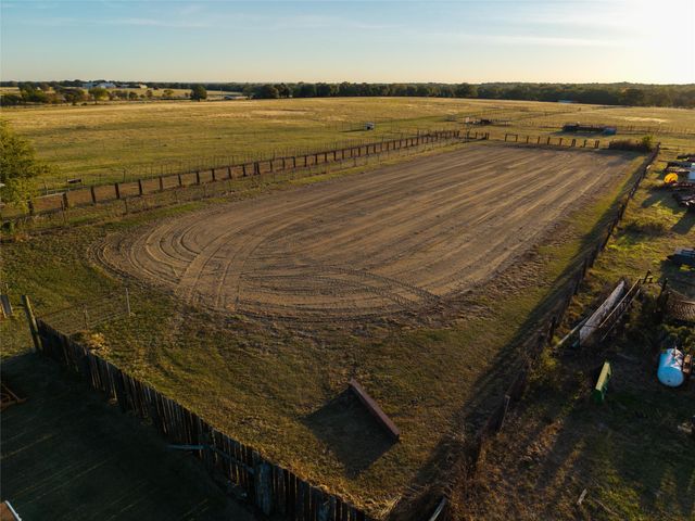 3901 FM 667, Frost, TX 76641