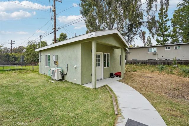 8905 Arrington Avenue, Downey, CA 90240