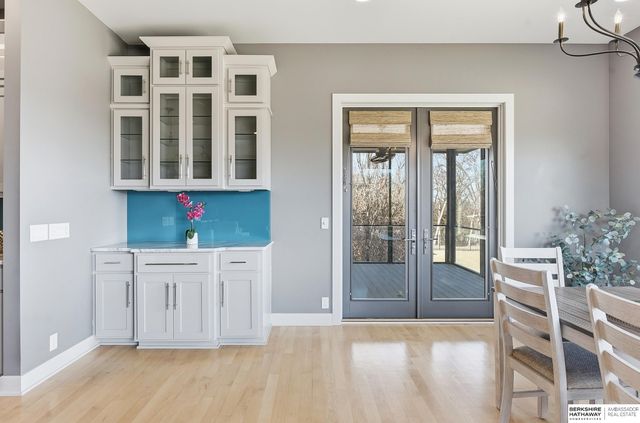 5713 S 239th Street, Elkhorn, NE 68022