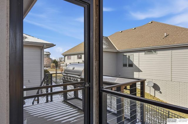 5713 S 239th Street, Elkhorn, NE 68022