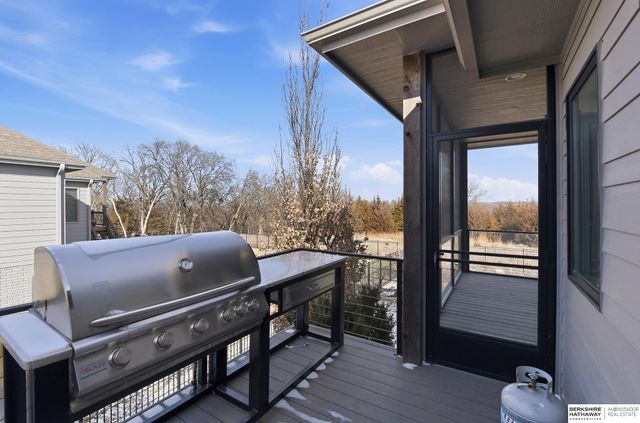 5713 S 239th Street, Elkhorn, NE 68022