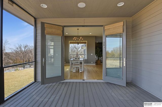 5713 S 239th Street, Elkhorn, NE 68022