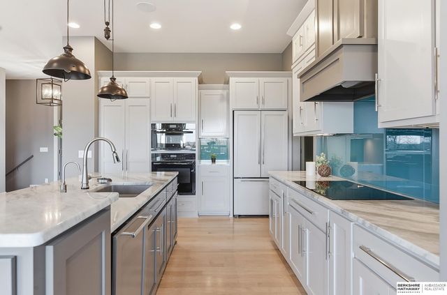 5713 S 239th Street, Elkhorn, NE 68022