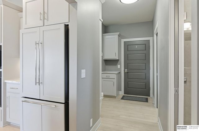 5713 S 239th Street, Elkhorn, NE 68022