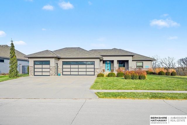 5713 S 239th Street, Elkhorn, NE 68022