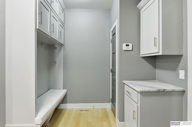 5713 S 239th Street, Elkhorn, NE 68022