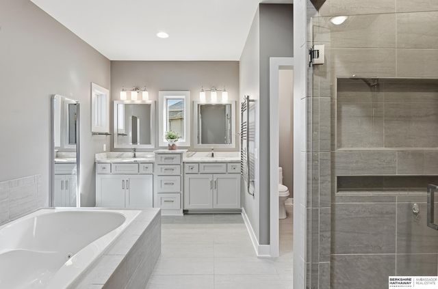 5713 S 239th Street, Elkhorn, NE 68022