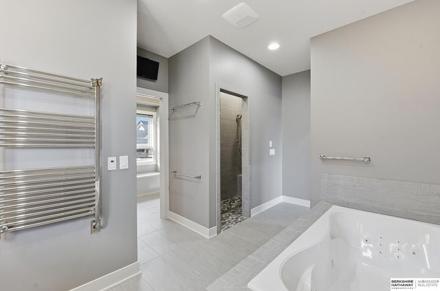 5713 S 239th Street, Elkhorn, NE 68022