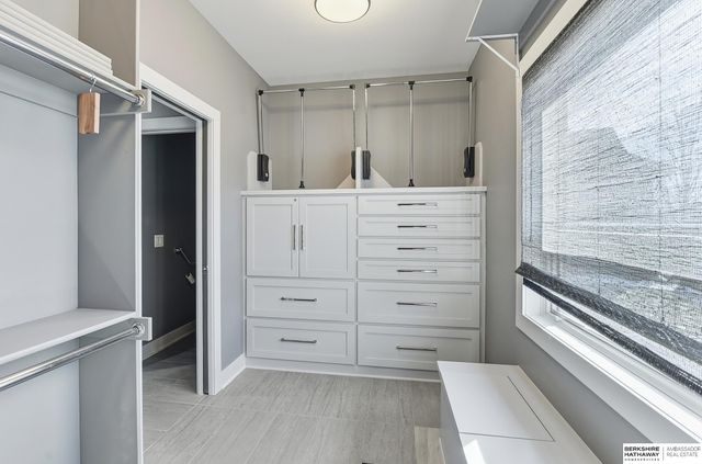 5713 S 239th Street, Elkhorn, NE 68022