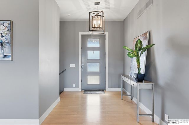 5713 S 239th Street, Elkhorn, NE 68022