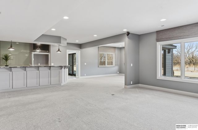 5713 S 239th Street, Elkhorn, NE 68022