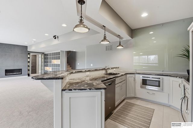 5713 S 239th Street, Elkhorn, NE 68022