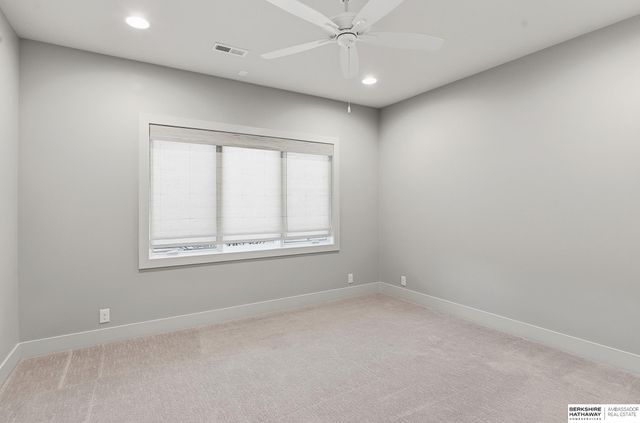 5713 S 239th Street, Elkhorn, NE 68022