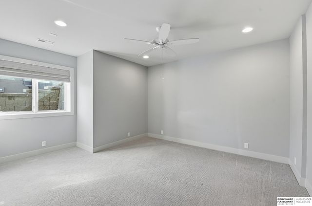 5713 S 239th Street, Elkhorn, NE 68022