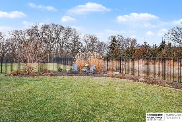 5713 S 239th Street, Elkhorn, NE 68022