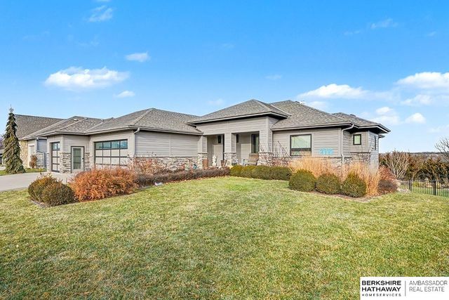 5713 S 239th Street, Elkhorn, NE 68022