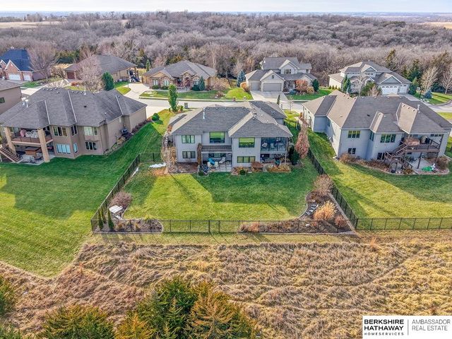 5713 S 239th Street, Elkhorn, NE 68022