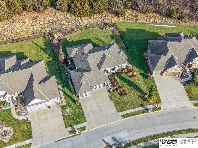 5713 S 239th Street, Elkhorn, NE 68022