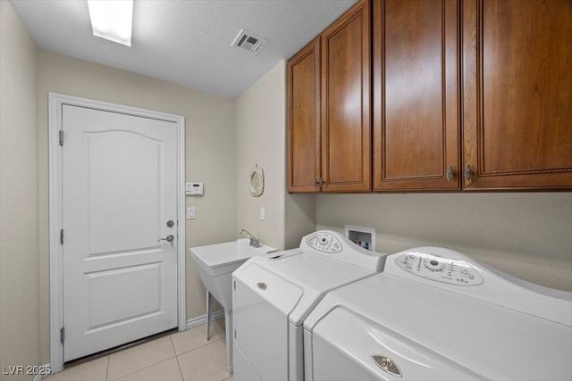 3704 White Lion Lane, North Las Vegas, NV 89084