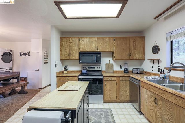 26600 Inyo DR, Cold Springs, CA 95335
