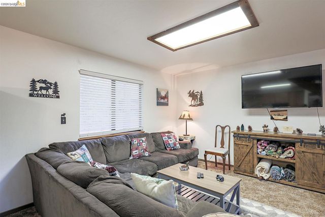 26600 Inyo DR, Cold Springs, CA 95335