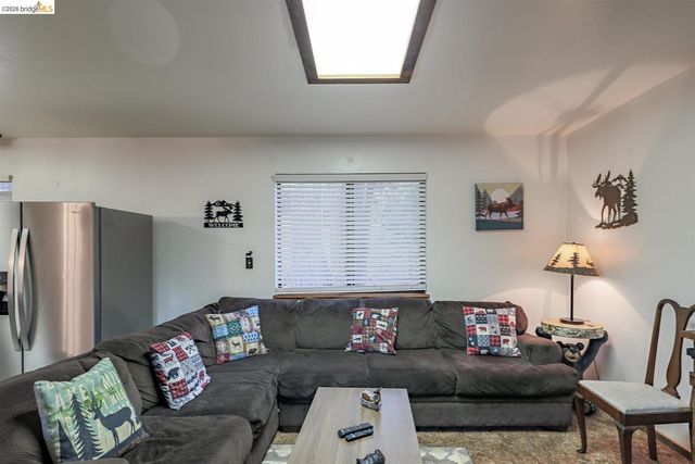 26600 Inyo DR, Cold Springs, CA 95335