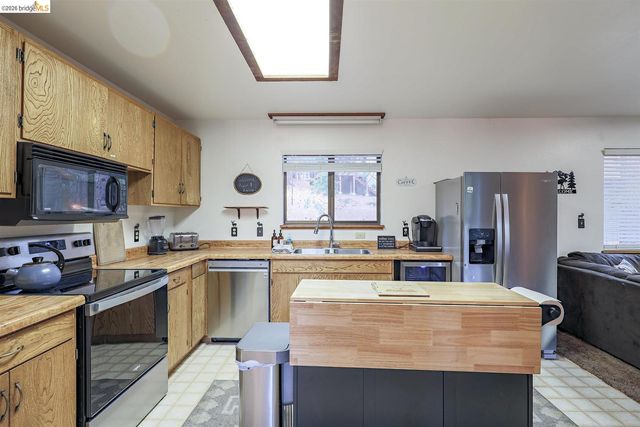 26600 Inyo DR, Cold Springs, CA 95335