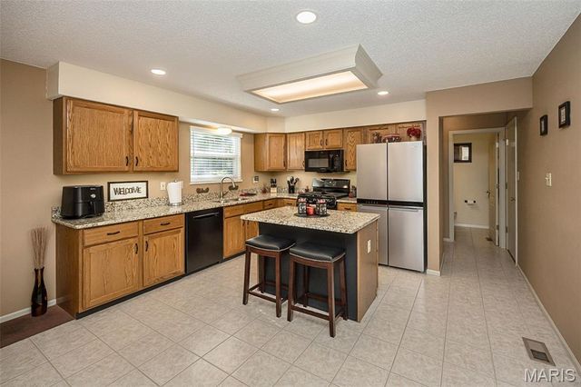 1091 Treeshade Drive, St Peters, MO 63376