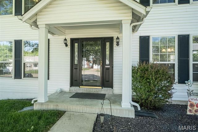 1091 Treeshade Drive, St Peters, MO 63376