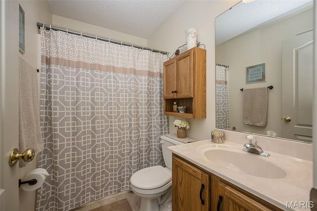 1091 Treeshade Drive, St Peters, MO 63376
