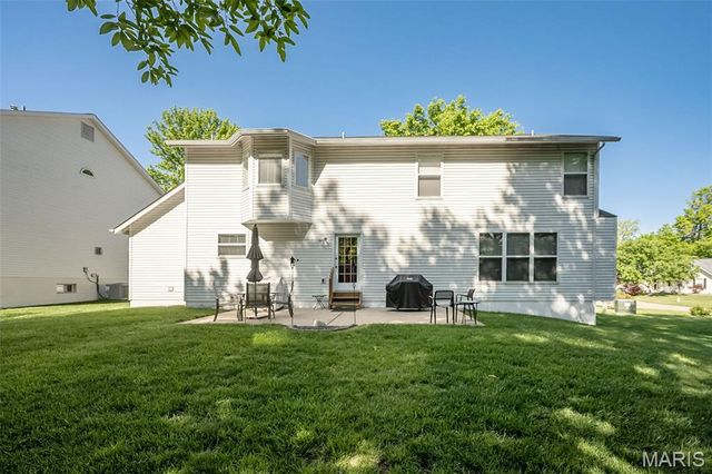 1091 Treeshade Drive, St Peters, MO 63376