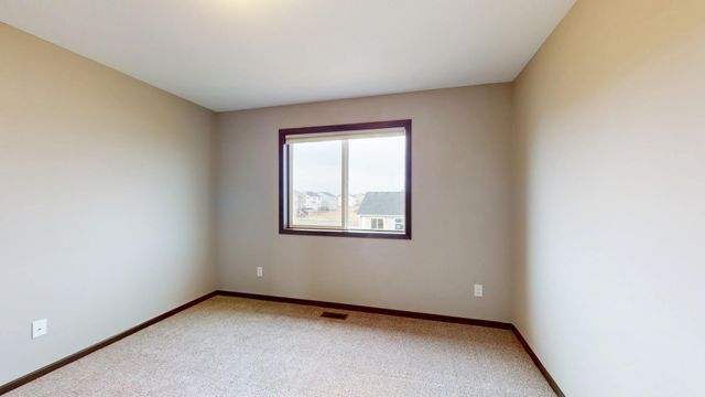11580 33rd Street N, Lake Elmo, MN 55042