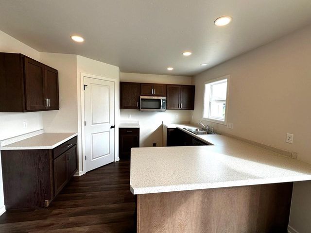 911 Sully WAY, Sheboygan Falls, WI 53085