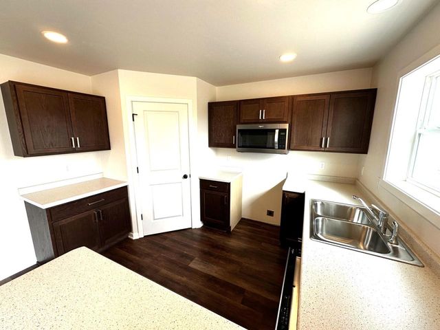 911 Sully WAY, Sheboygan Falls, WI 53085