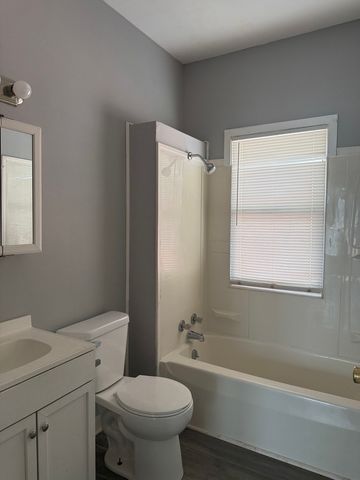 1124 18th Avenue, Rock Island, IL 61201