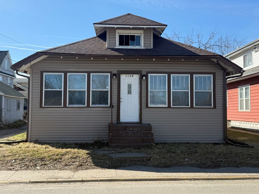 1124 18th Avenue, Rock Island, IL 61201