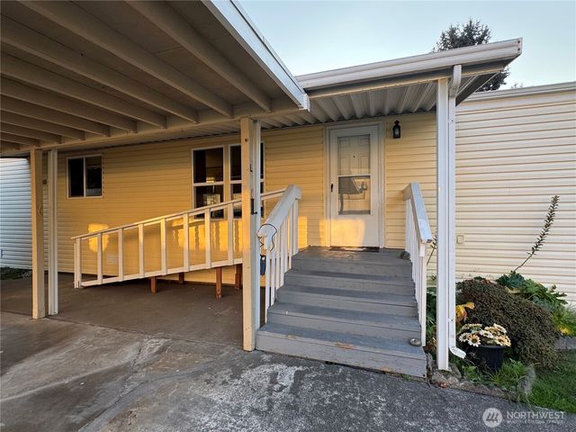 8760 State Hwy 303 NE #L, Bremerton, WA 98311