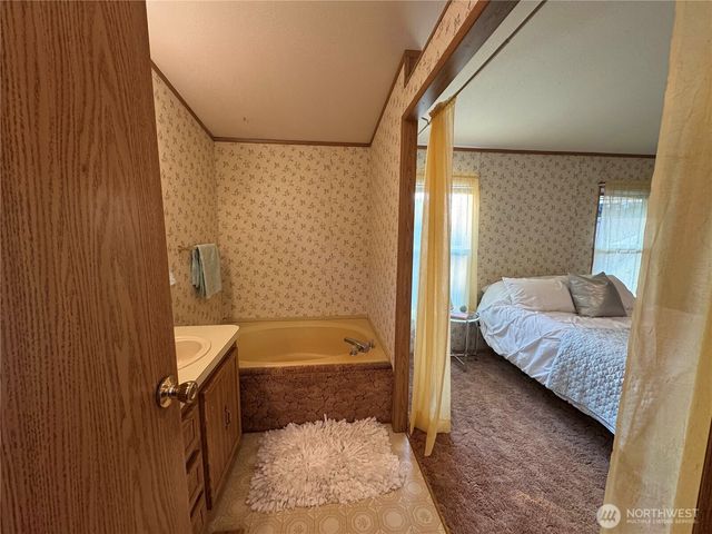 8760 State Hwy 303 NE #L, Bremerton, WA 98311