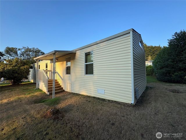 8760 State Hwy 303 NE #L, Bremerton, WA 98311