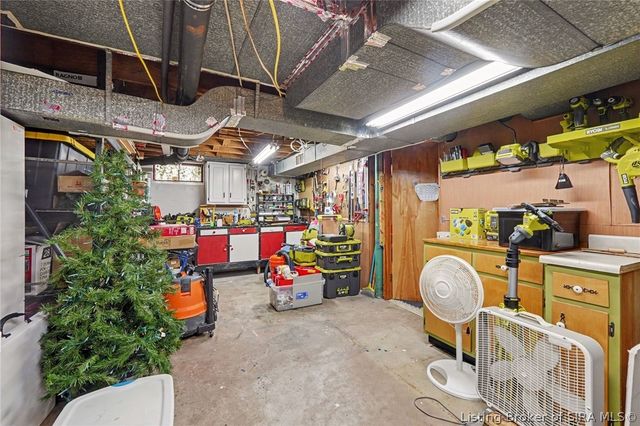 1722 Lilly Lane, New Albany, IN 47150