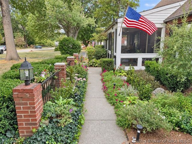 1722 Lilly Lane, New Albany, IN 47150